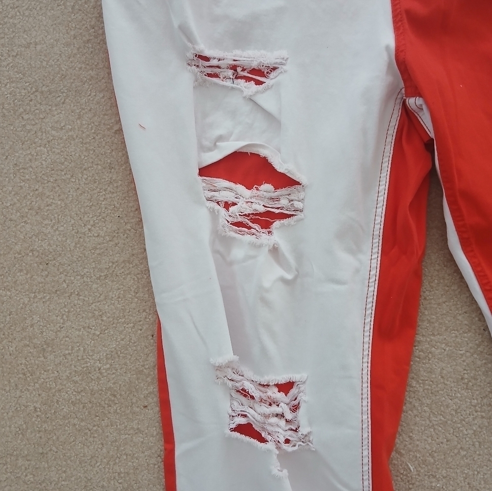 Ashley Stewart distressed red/white colorblock jeans. Size 26 NWT. Fl - Picture 2 of 7